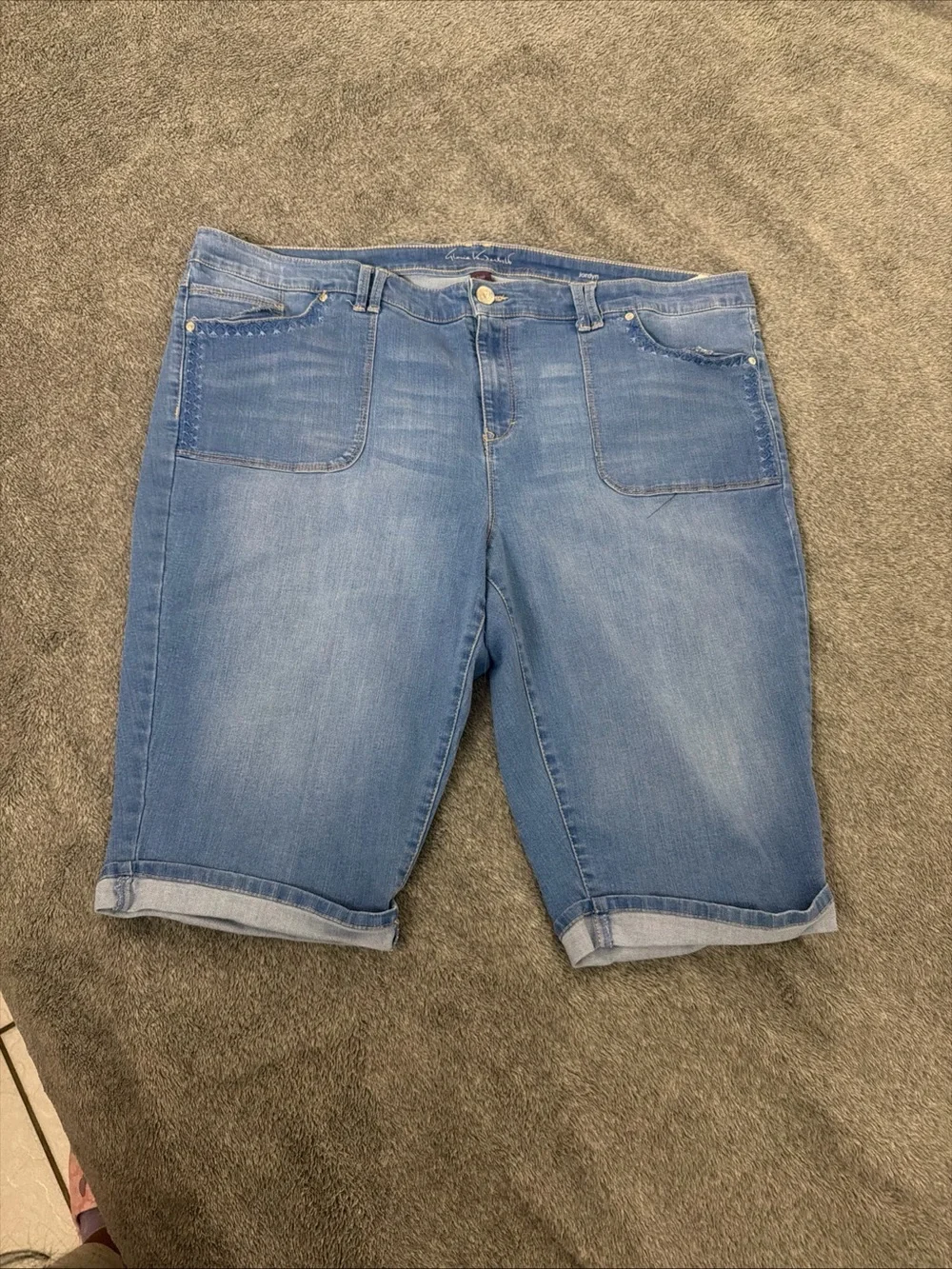 Gloria Vanderbilt All Around Slimming Bermuda Blue Jean Shorts Lt Wash Women 22W